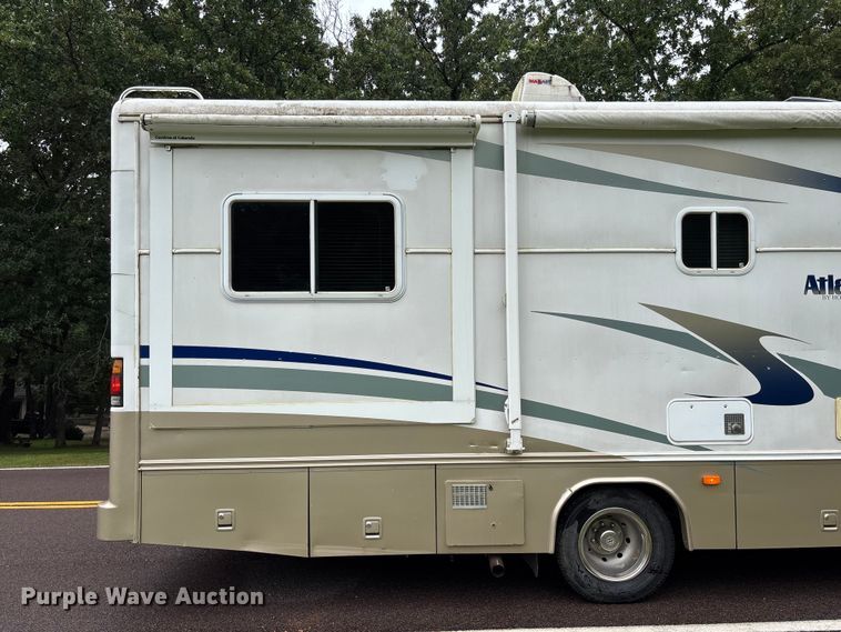 image for item FC1982 2005 Ford E450 Super Duty Atlantis Holiday Rambler RV