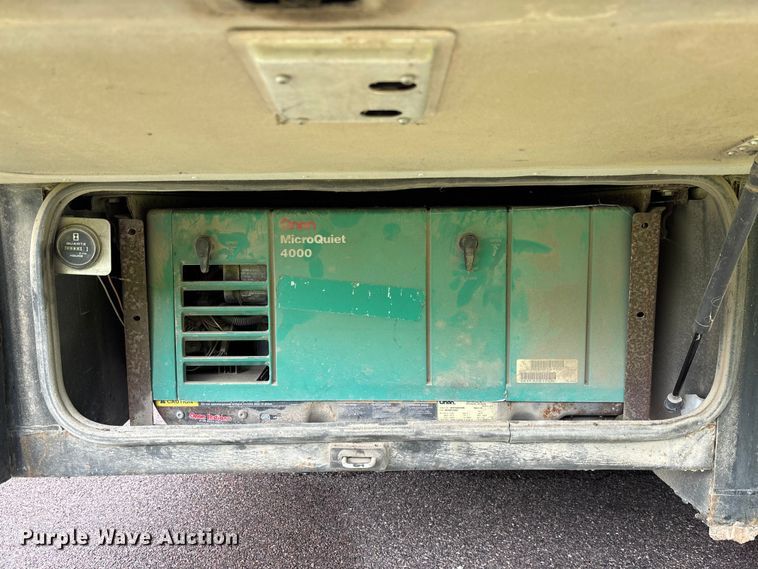 image for item FC1982 2005 Ford E450 Super Duty Atlantis Holiday Rambler RV