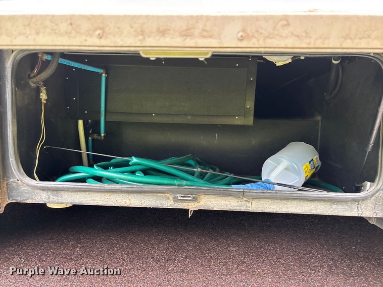 image for item FC1982 2005 Ford E450 Super Duty Atlantis Holiday Rambler RV