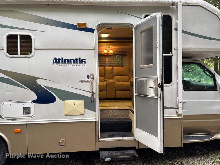 image for item FC1982 2005 Ford E450 Super Duty Atlantis Holiday Rambler RV