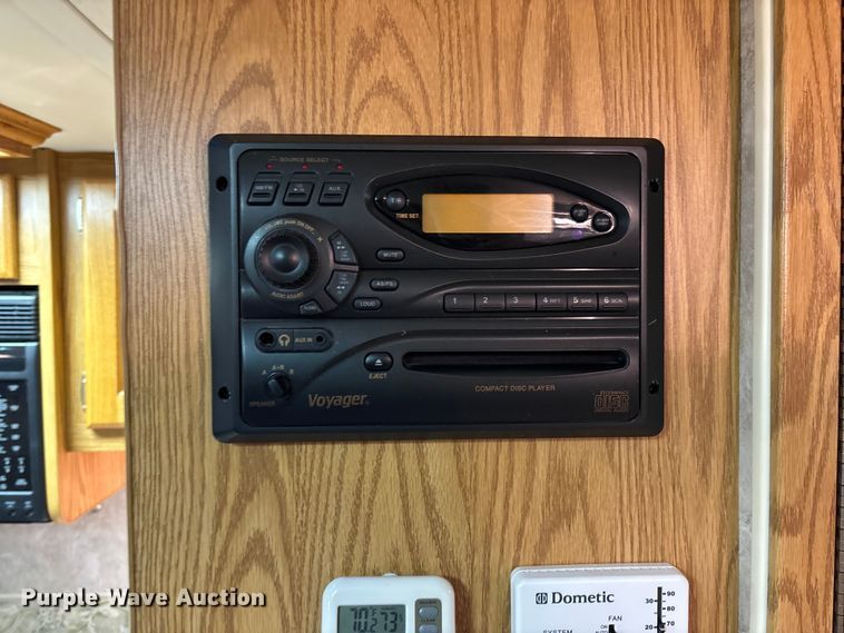 image for item FC1982 2005 Ford E450 Super Duty Atlantis Holiday Rambler RV