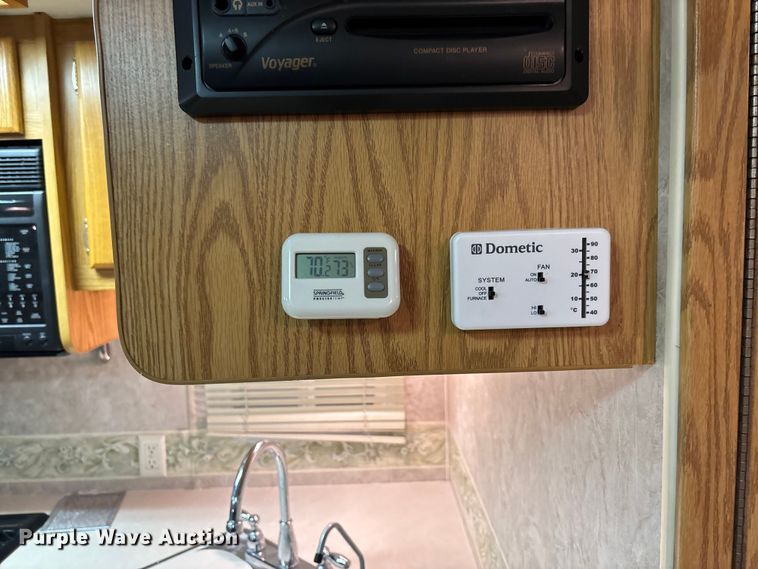 image for item FC1982 2005 Ford E450 Super Duty Atlantis Holiday Rambler RV