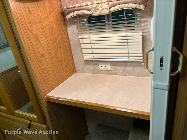 image for item FC1982 2005 Ford E450 Super Duty Atlantis Holiday Rambler RV