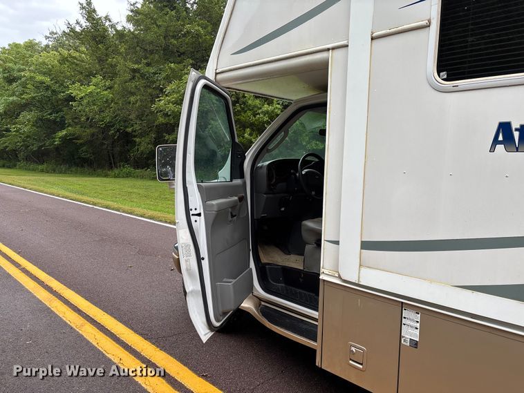 image for item FC1982 2005 Ford E450 Super Duty Atlantis Holiday Rambler RV
