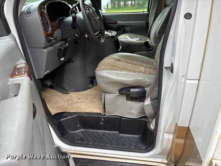 image for item FC1982 2005 Ford E450 Super Duty Atlantis Holiday Rambler RV