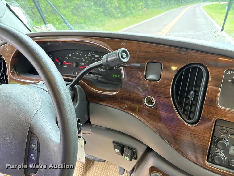 image for item FC1982 2005 Ford E450 Super Duty Atlantis Holiday Rambler RV