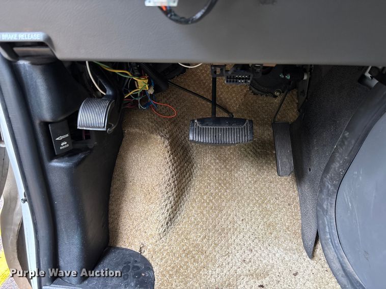 image for item FC1982 2005 Ford E450 Super Duty Atlantis Holiday Rambler RV