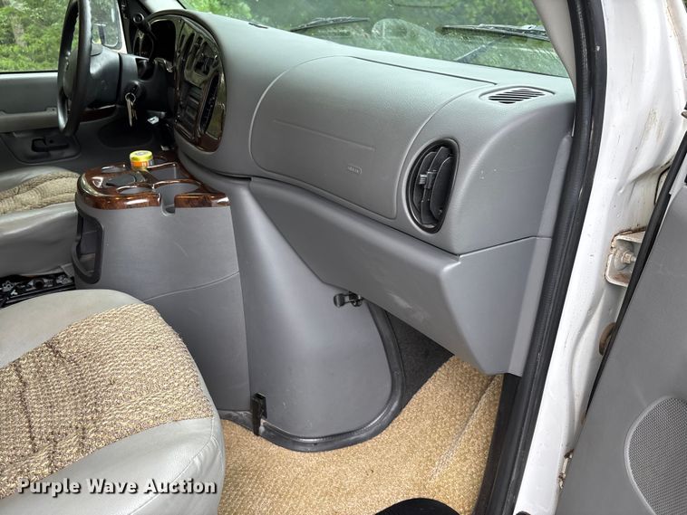 image for item FC1982 2005 Ford E450 Super Duty Atlantis Holiday Rambler RV