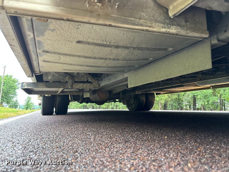 image for item FC1982 2005 Ford E450 Super Duty Atlantis Holiday Rambler RV