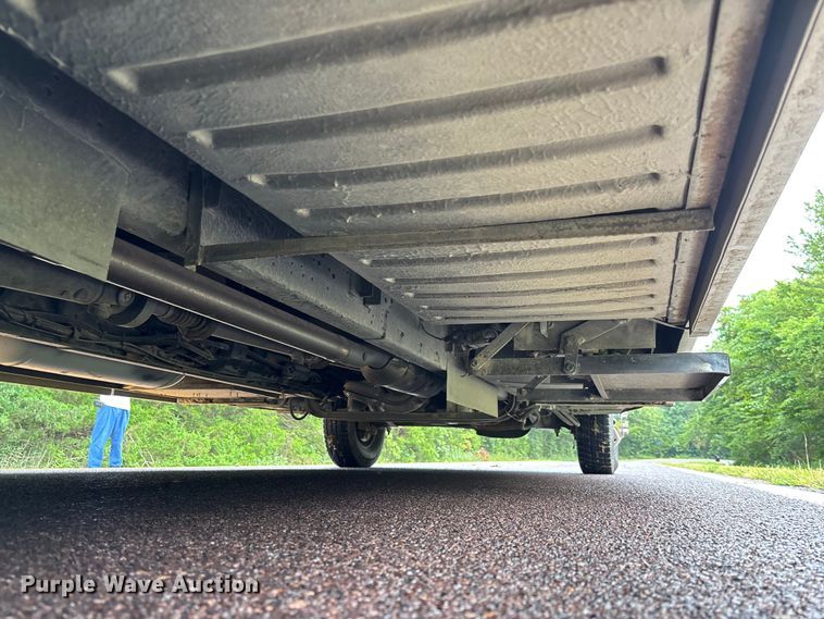 image for item FC1982 2005 Ford E450 Super Duty Atlantis Holiday Rambler RV