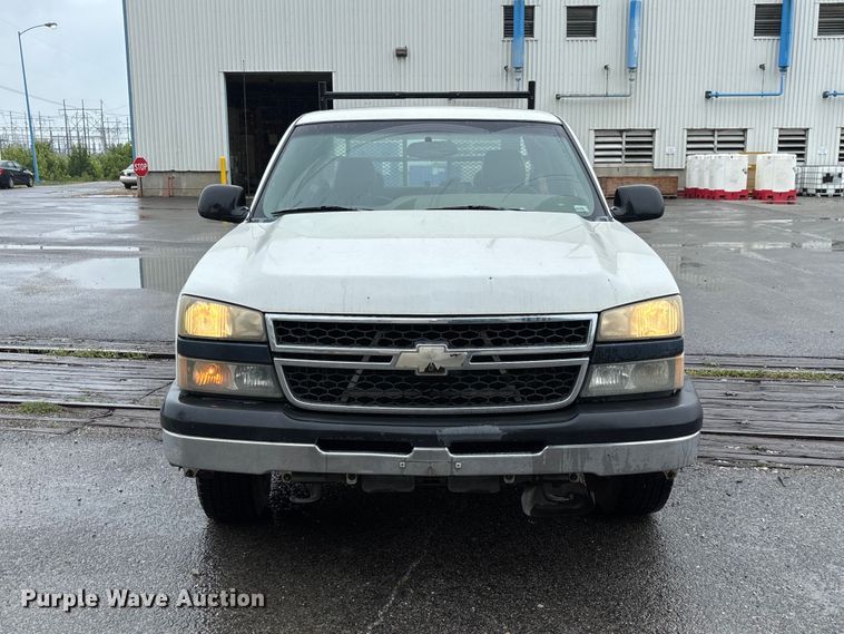 image for item FC1985 2006 Chevrolet Silverado 1500 Ext. Cab pickup truck