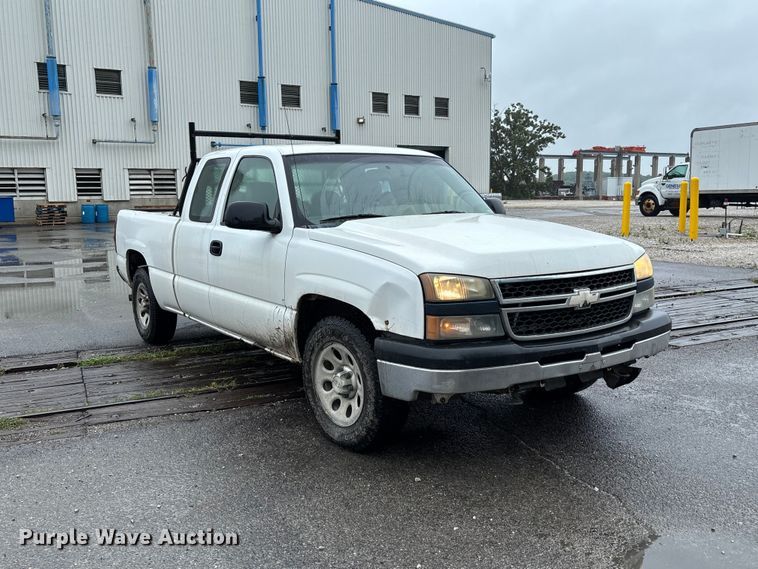 image for item FC1985 2006 Chevrolet Silverado 1500 Ext. Cab pickup truck