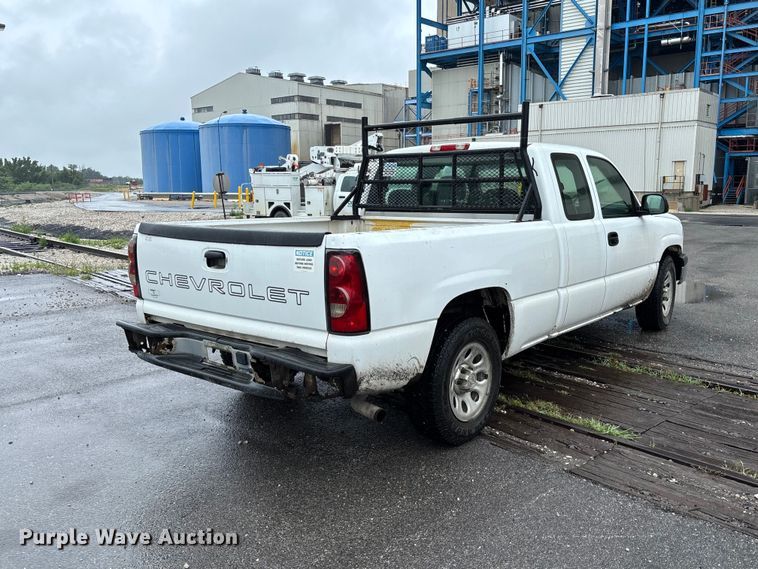 image for item FC1985 2006 Chevrolet Silverado 1500 Ext. Cab pickup truck