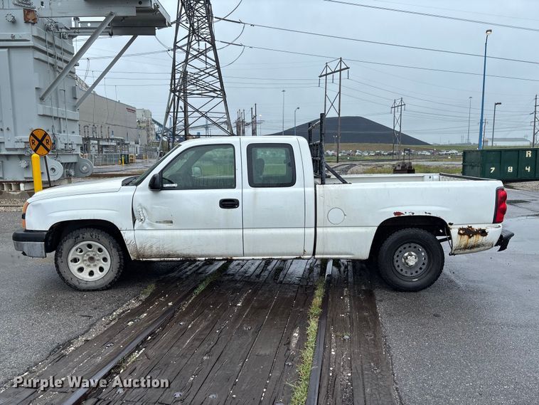 image for item FC1985 2006 Chevrolet Silverado 1500 Ext. Cab pickup truck