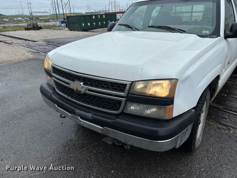 image for item FC1985 2006 Chevrolet Silverado 1500 Ext. Cab pickup truck