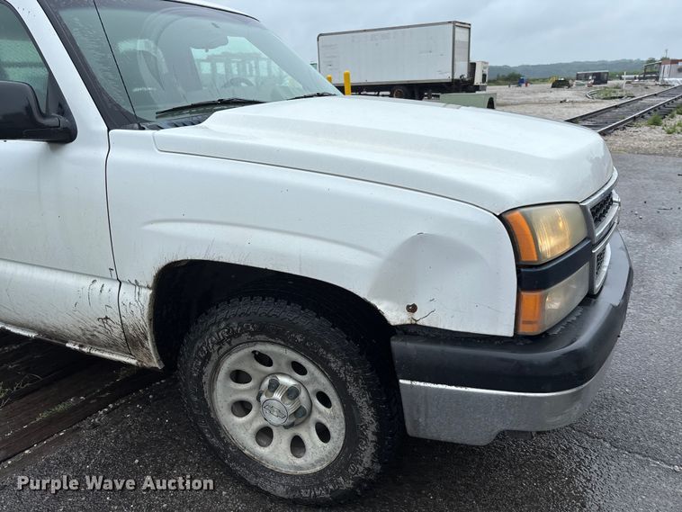 image for item FC1985 2006 Chevrolet Silverado 1500 Ext. Cab pickup truck