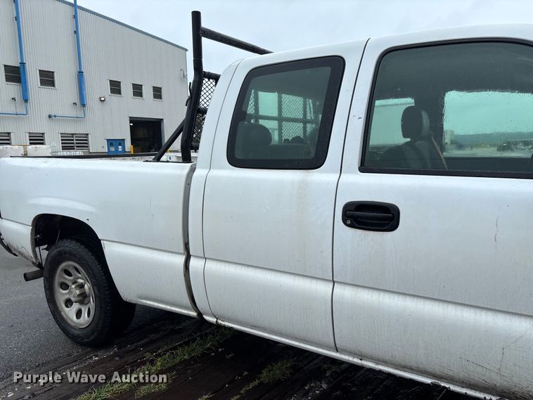 image for item FC1985 2006 Chevrolet Silverado 1500 Ext. Cab pickup truck