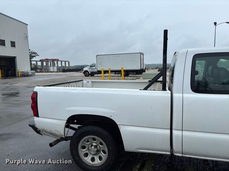 image for item FC1985 2006 Chevrolet Silverado 1500 Ext. Cab pickup truck