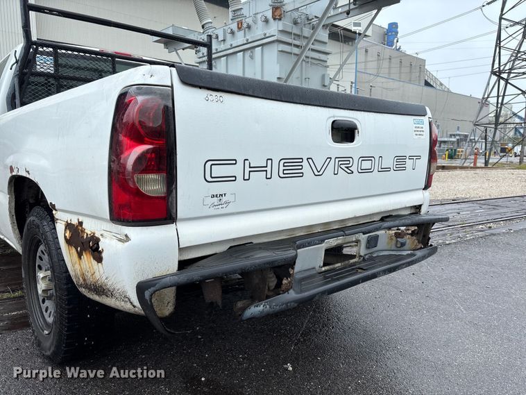 image for item FC1985 2006 Chevrolet Silverado 1500 Ext. Cab pickup truck