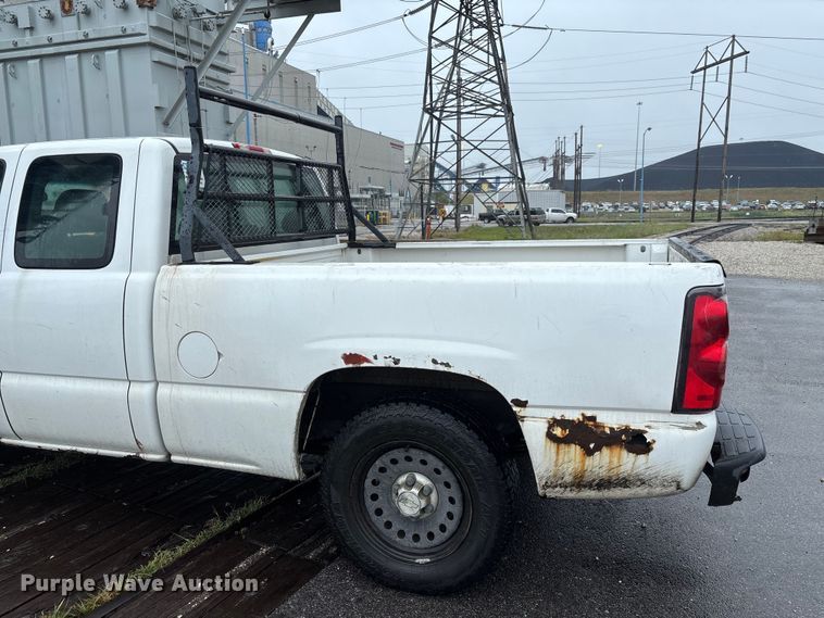 image for item FC1985 2006 Chevrolet Silverado 1500 Ext. Cab pickup truck