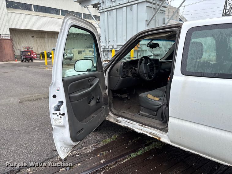 image for item FC1985 2006 Chevrolet Silverado 1500 Ext. Cab pickup truck