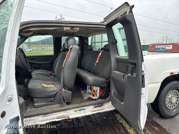 image for item FC1985 2006 Chevrolet Silverado 1500 Ext. Cab pickup truck