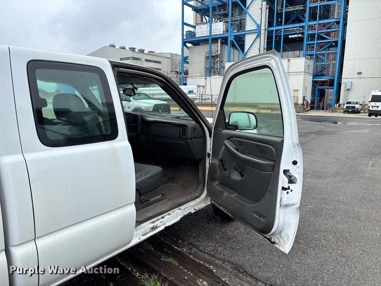 image for item FC1985 2006 Chevrolet Silverado 1500 Ext. Cab pickup truck
