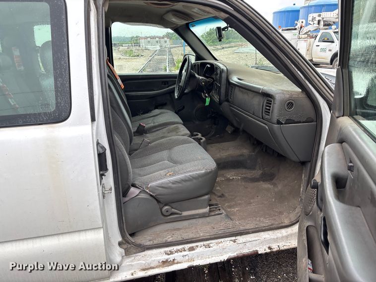 image for item FC1985 2006 Chevrolet Silverado 1500 Ext. Cab pickup truck