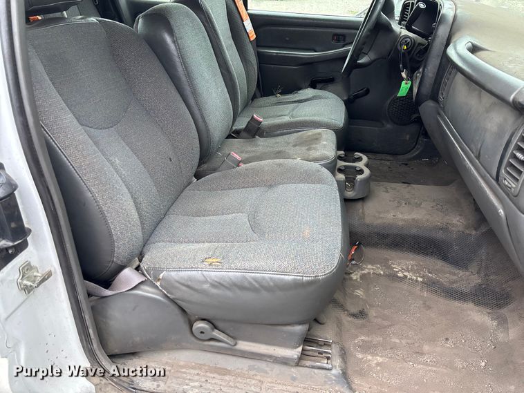 image for item FC1985 2006 Chevrolet Silverado 1500 Ext. Cab pickup truck