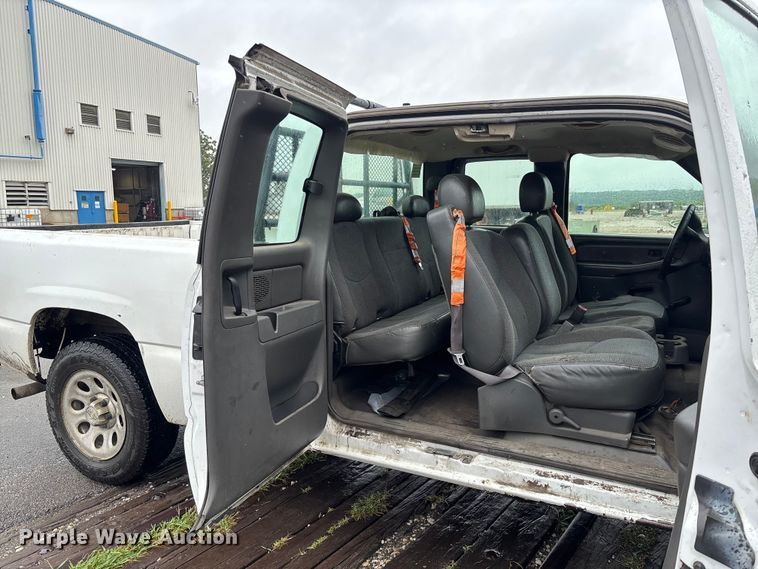 image for item FC1985 2006 Chevrolet Silverado 1500 Ext. Cab pickup truck