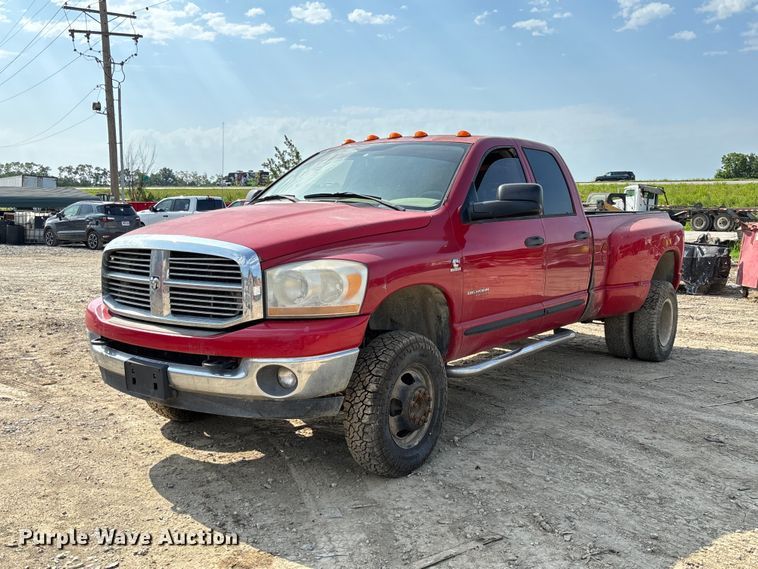 2006 Dodge Ram 3500 Ext. Cab pickup truck