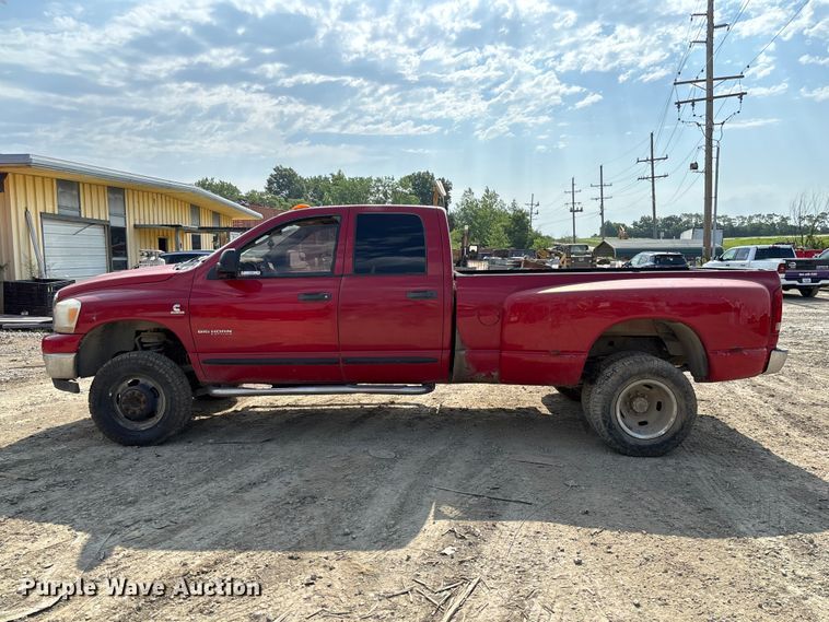 image for item FC1988 2006 Dodge Ram 3500 Ext. Cab pickup truck