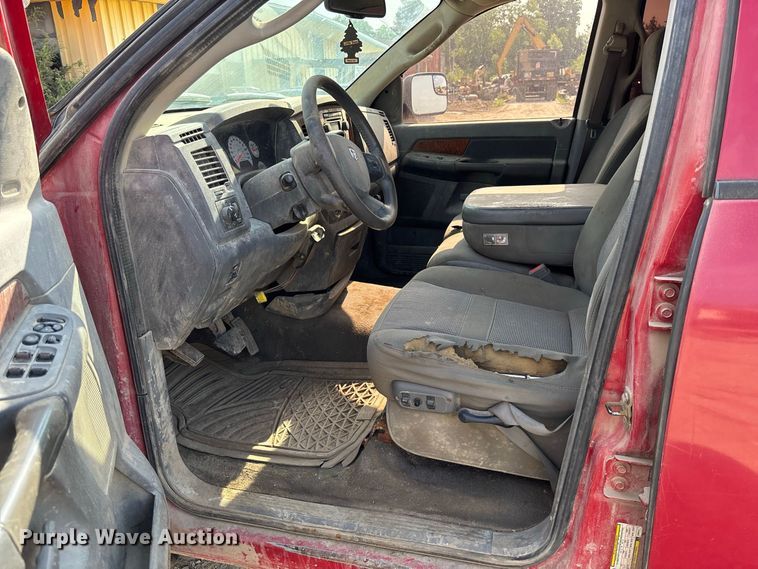 image for item FC1988 2006 Dodge Ram 3500 Ext. Cab pickup truck