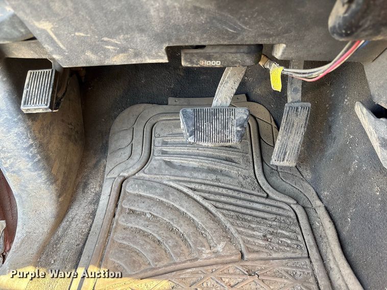 image for item FC1988 2006 Dodge Ram 3500 Ext. Cab pickup truck