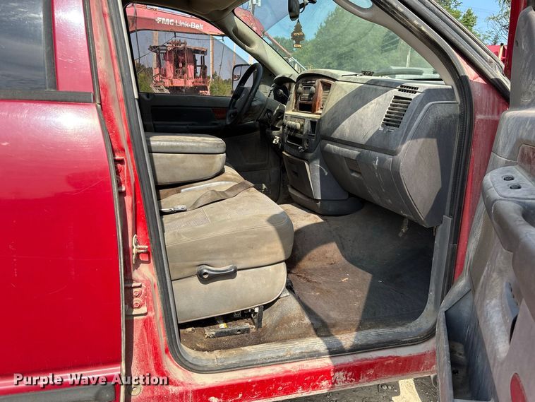 image for item FC1988 2006 Dodge Ram 3500 Ext. Cab pickup truck