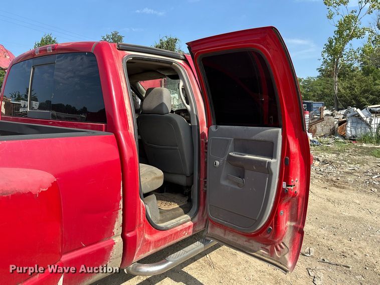 image for item FC1988 2006 Dodge Ram 3500 Ext. Cab pickup truck