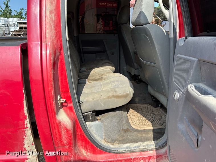 image for item FC1988 2006 Dodge Ram 3500 Ext. Cab pickup truck