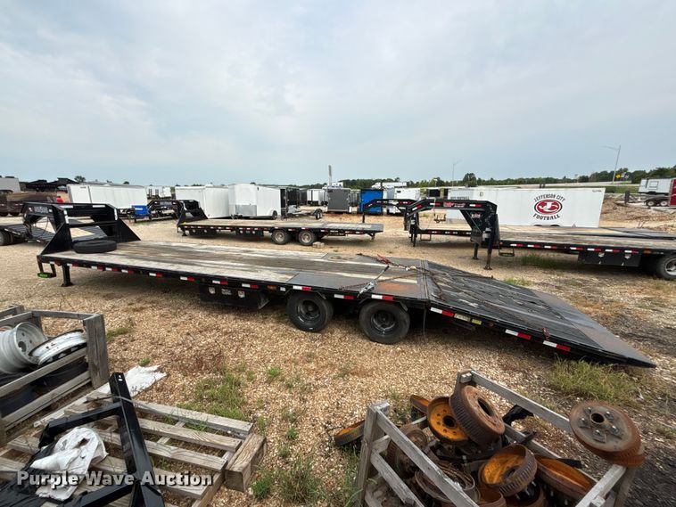 image for item FC1996 2022 Load Trail hydraulic tail equipment trailer