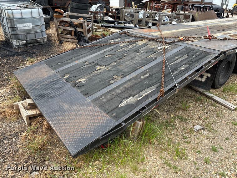 image for item FC1996 2022 Load Trail hydraulic tail equipment trailer