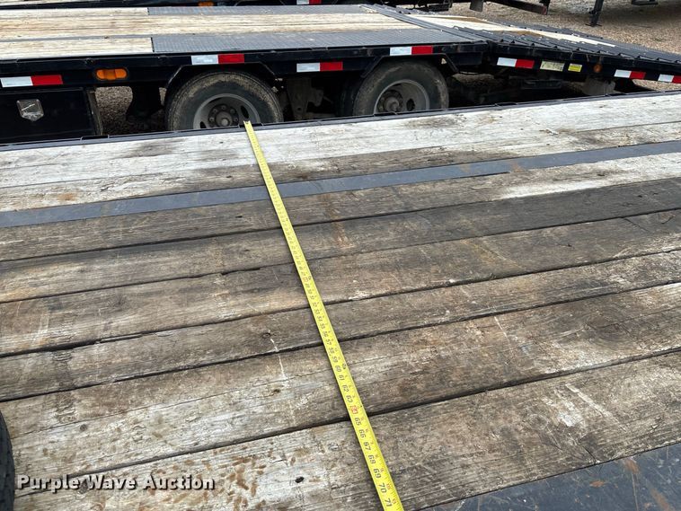 image for item FC1996 2022 Load Trail hydraulic tail equipment trailer