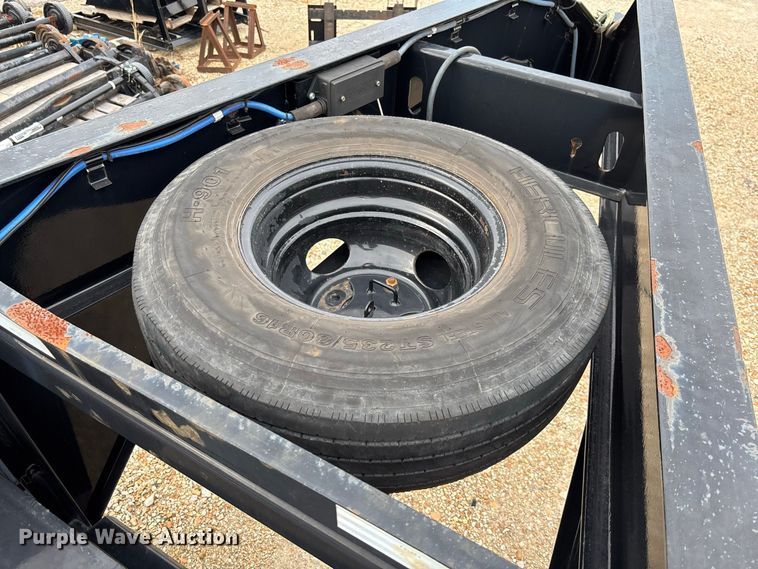 image for item FC1996 2022 Load Trail hydraulic tail equipment trailer