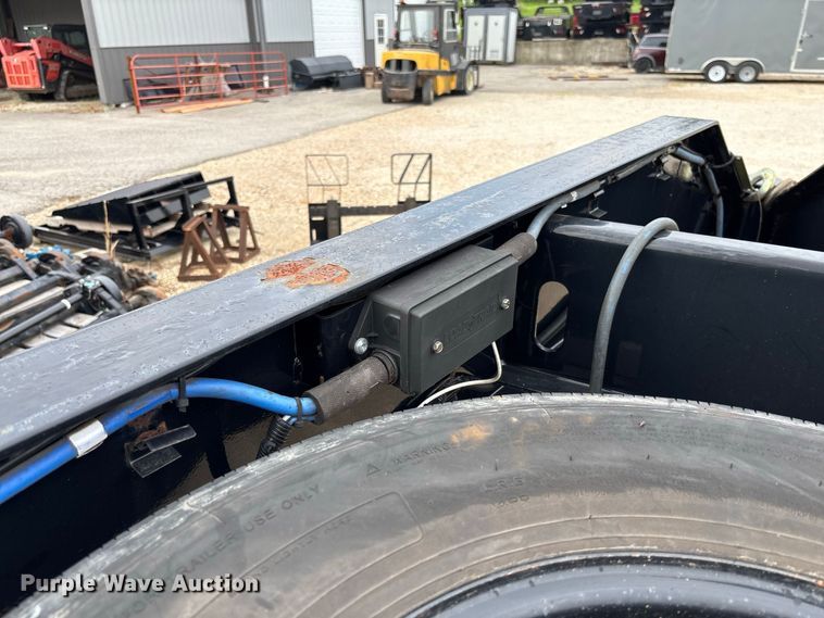 image for item FC1996 2022 Load Trail hydraulic tail equipment trailer