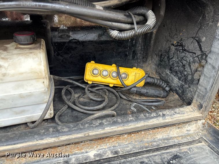 image for item FC1996 2022 Load Trail hydraulic tail equipment trailer