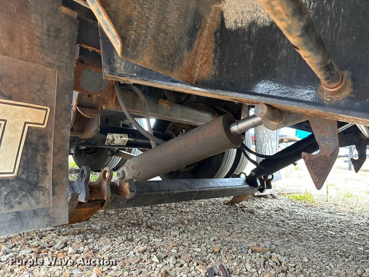 image for item FC1996 2022 Load Trail hydraulic tail equipment trailer