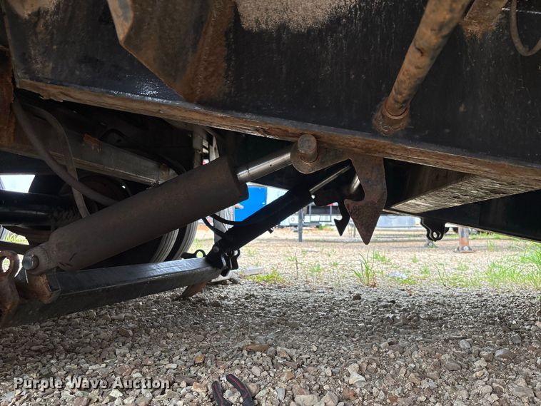 image for item FC1996 2022 Load Trail hydraulic tail equipment trailer