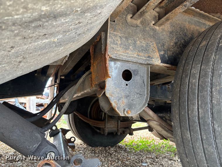 image for item FC1996 2022 Load Trail hydraulic tail equipment trailer