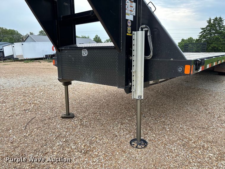 image for item FC1997 2027 Load Trail hydraulic tail equipment trailer