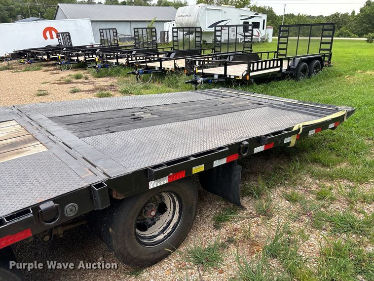 image for item FC1997 2027 Load Trail hydraulic tail equipment trailer