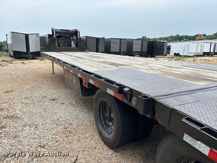 image for item FC1997 2027 Load Trail hydraulic tail equipment trailer