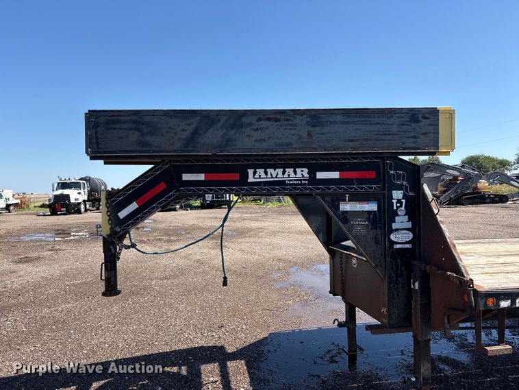 image for item FC2494 2014 Lamar equipment trailer